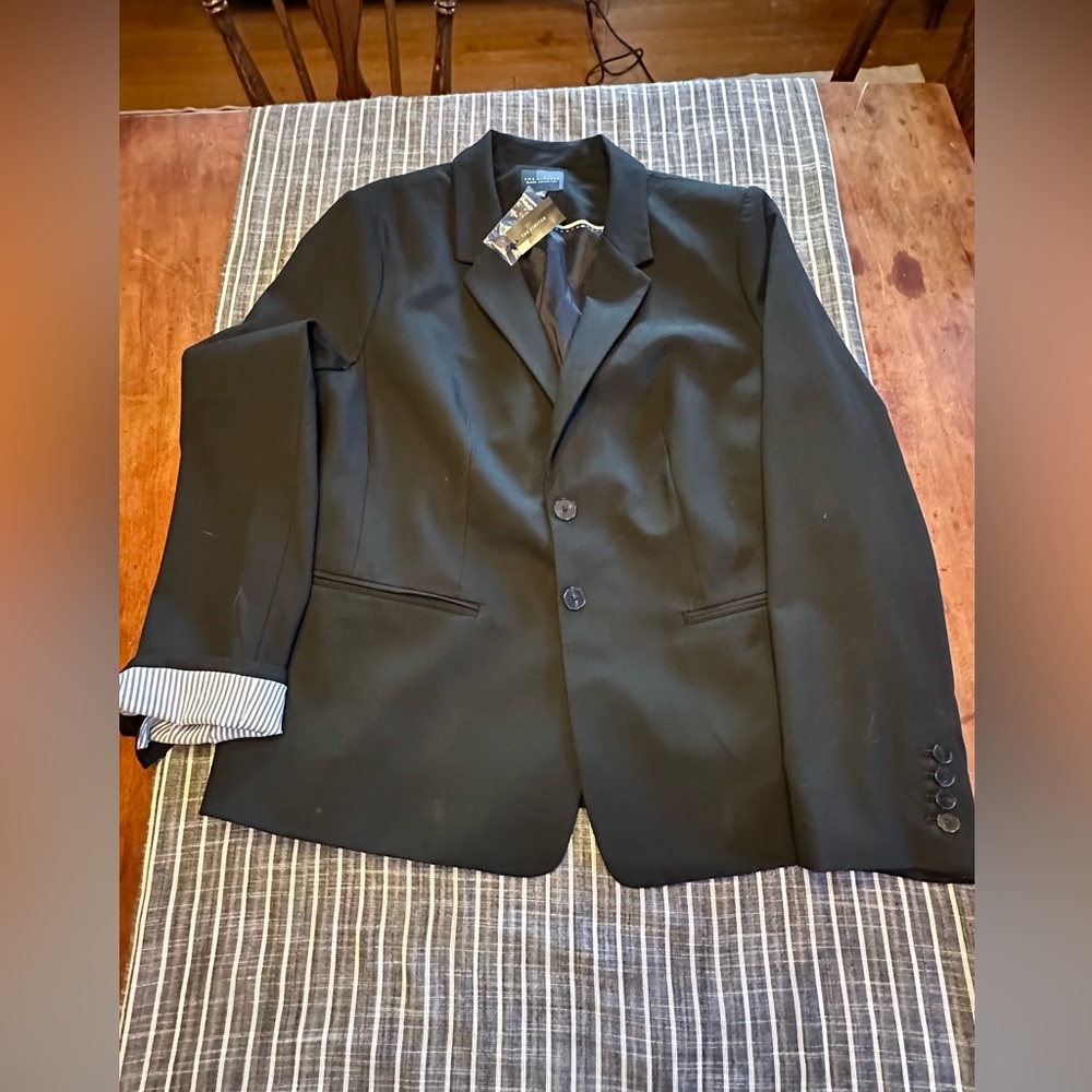 The Limited- black collection, blazer women’s size: 18T, NEW
